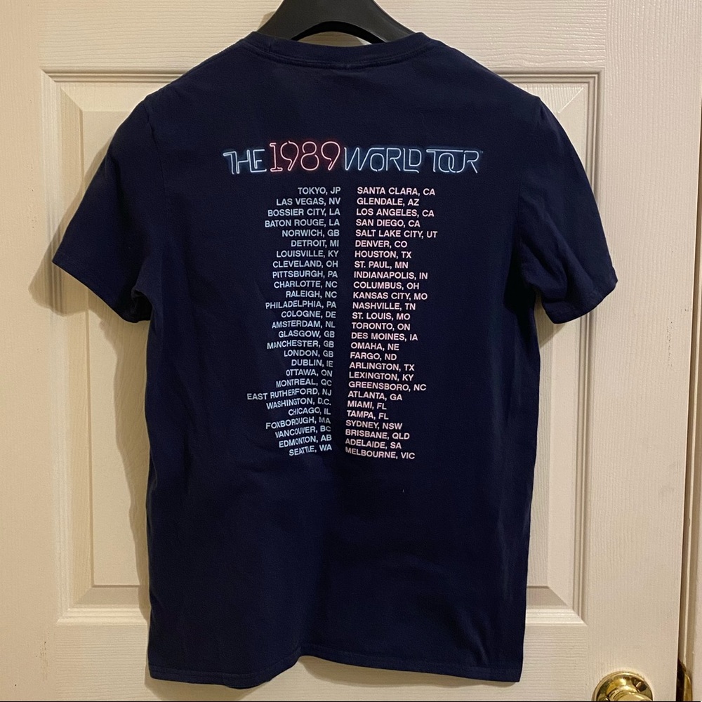 ❌SOLD❌Taylor Swift Concert Tee - Picture 2 of 2
